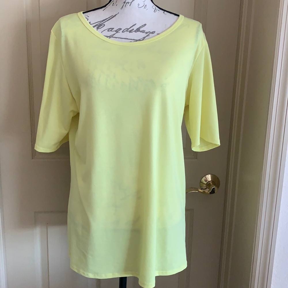 EUC LuLaRoe Gigi Top